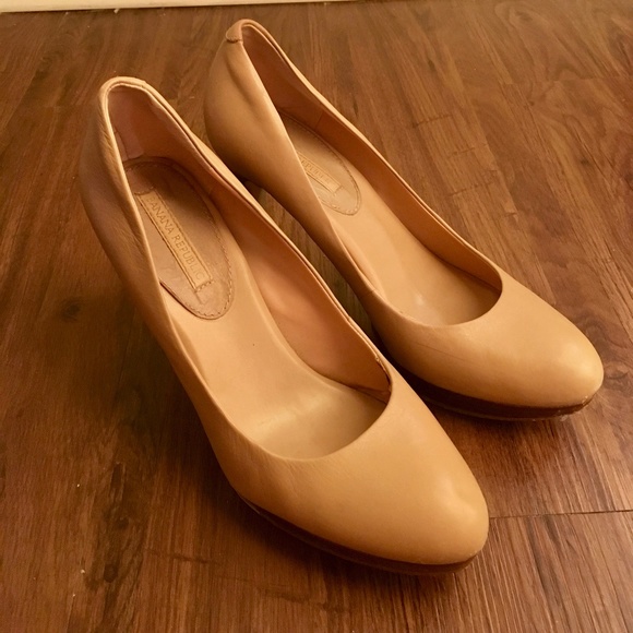 Banana Republic Nude Leather Pumps Heels - Picture 1 of 6